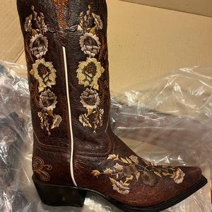 BRAND NEW!! Macie Bean Cowgirl Boots 9.5